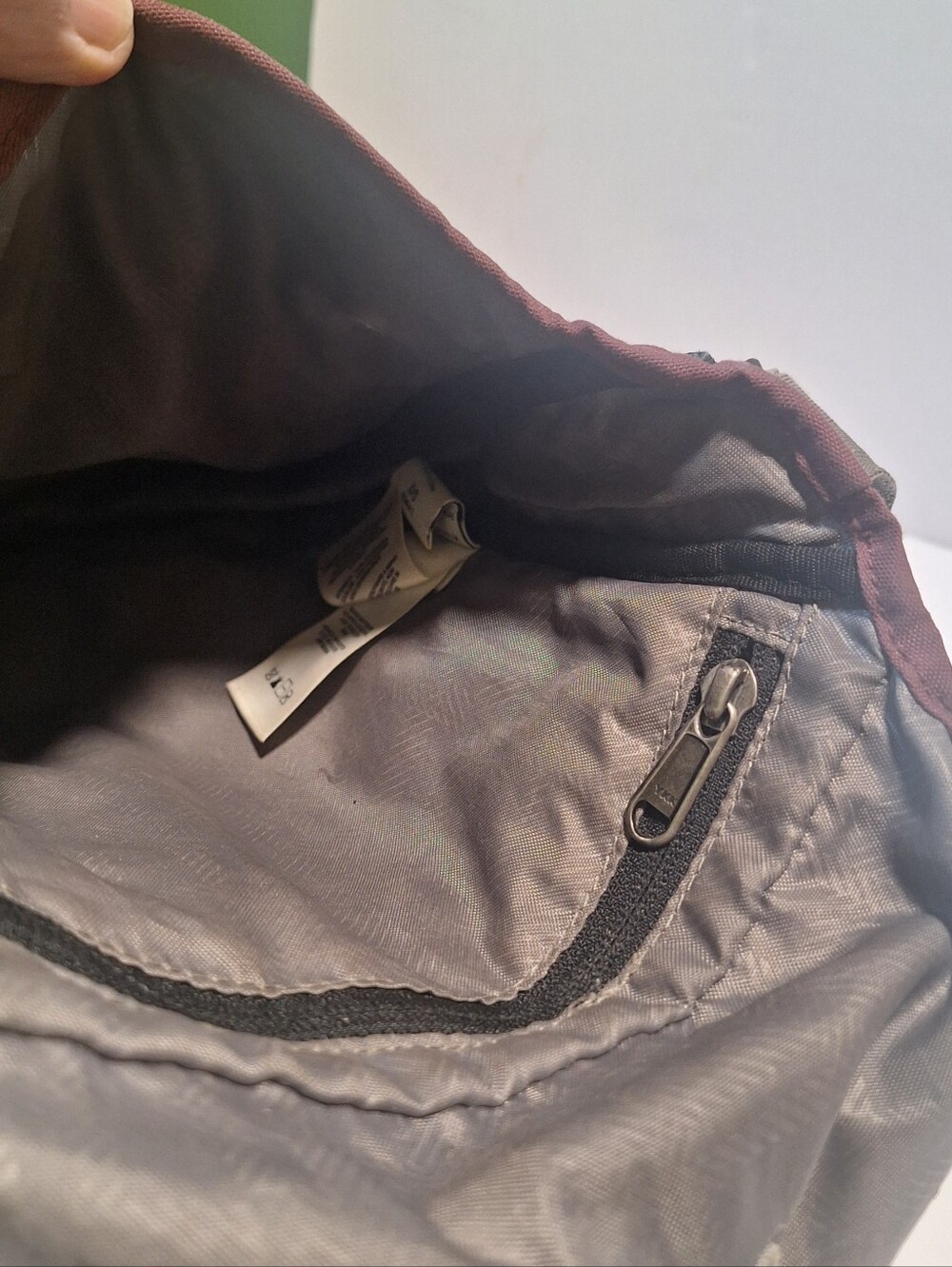Columbia Maroon and Gray Messenger Crossbody Bag - Picture 3 of 8